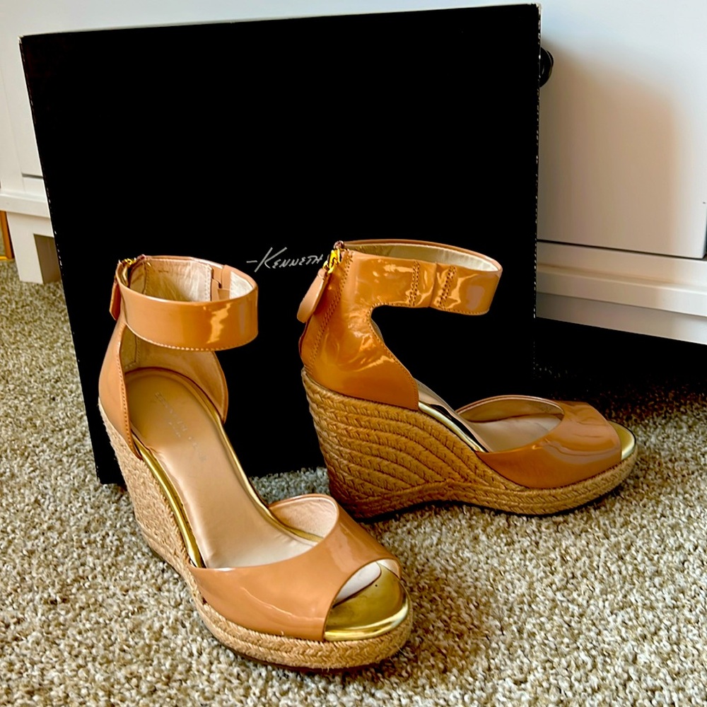 Kenneth Cole- Patent Wedge size 6.5